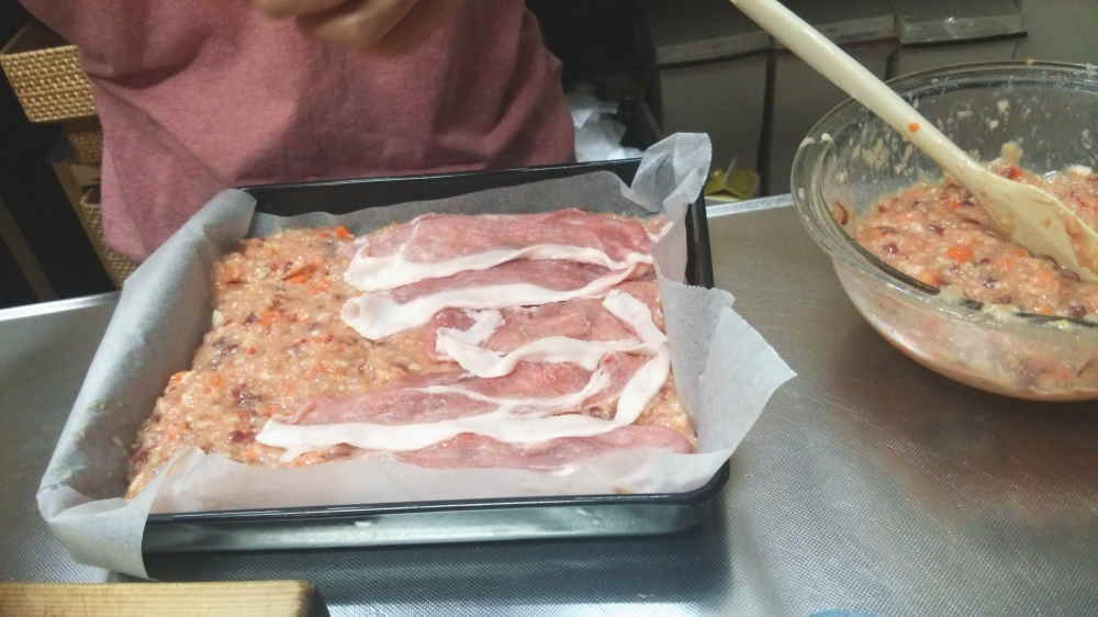 カカラスのエサ