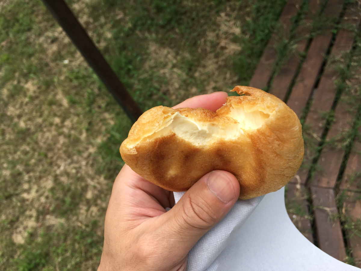 カラスにシュークリーム