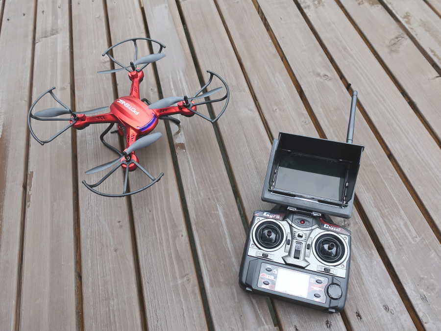 カラスの巣に飛ばすドローン