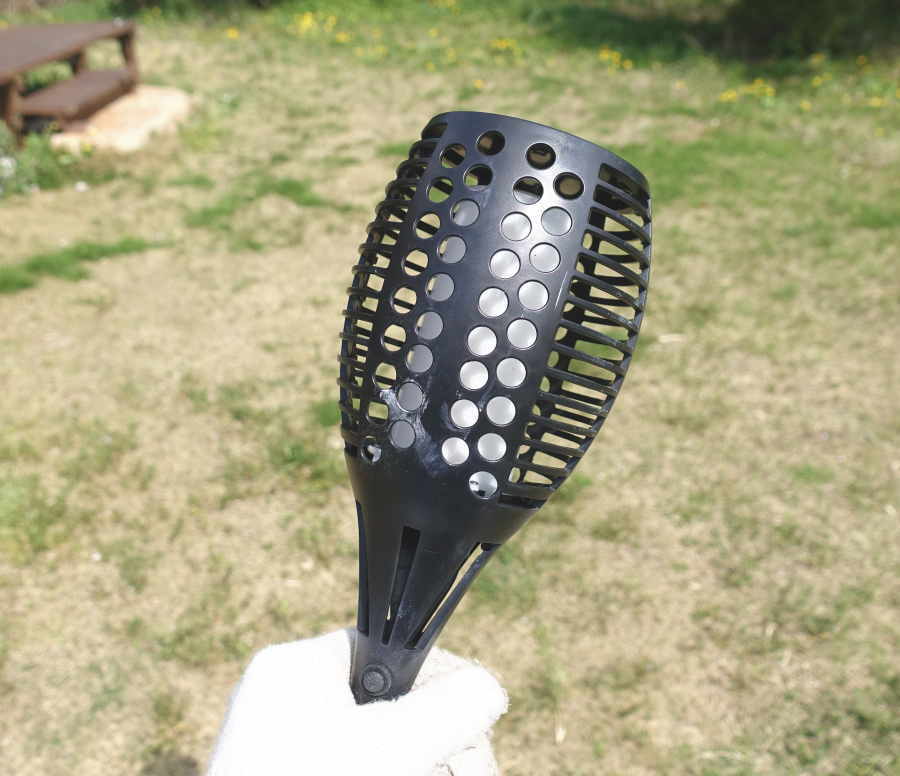 カラスのエサ台