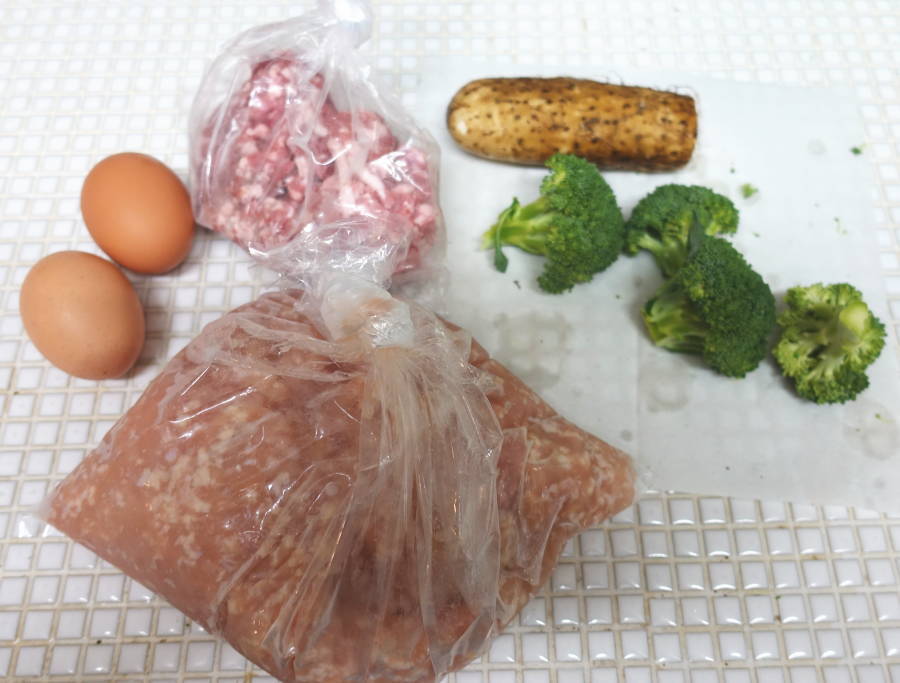 カラスバーグの材料