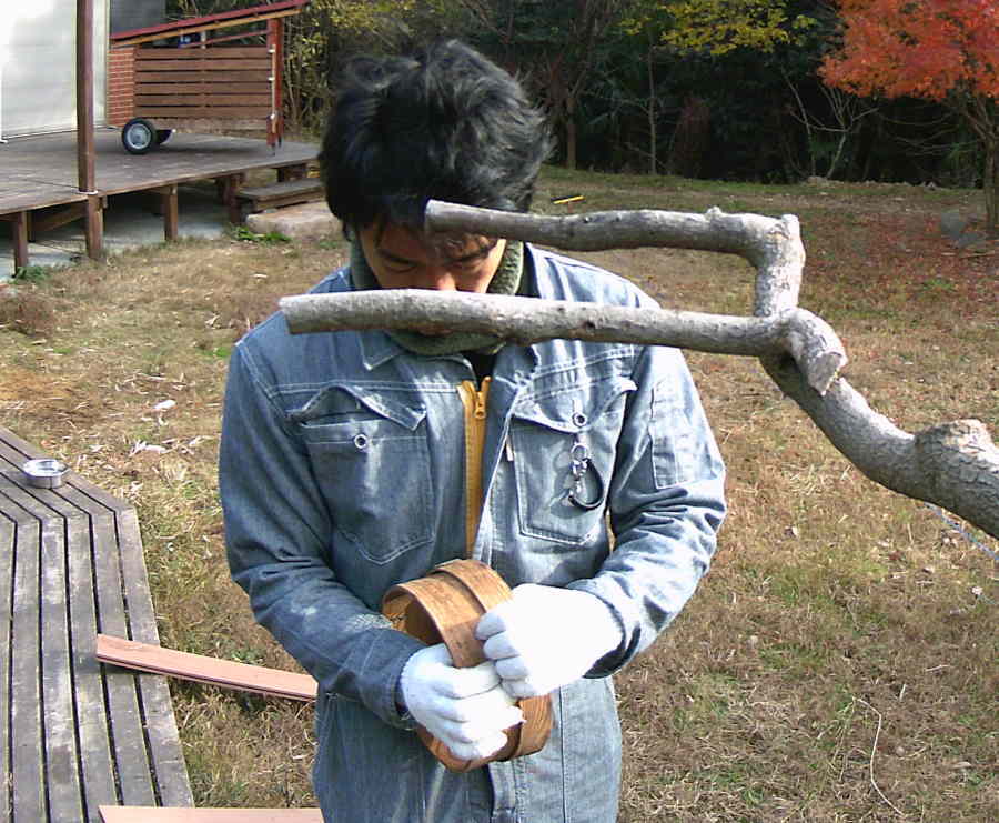 カラスのエサ台